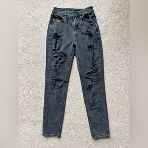 American Eagle Black Ripped Mom Jeans (Size 00)